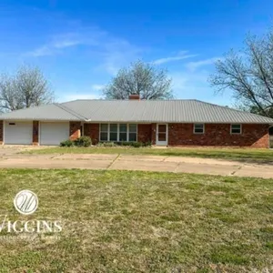 5/18 3 BDRM, 3 BA Brick Home on 1.7 +/- Ac., Enid