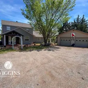 5/20 2 Story Home & Outbldgs on 7.6 +/- Acres, Perry
