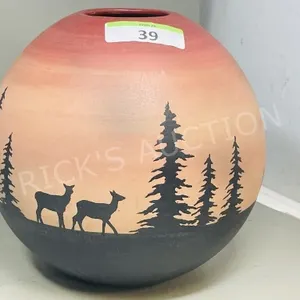 Western theme pottery vase - 9.5" tall