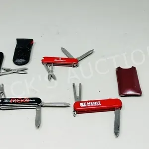 4 small pocket knives