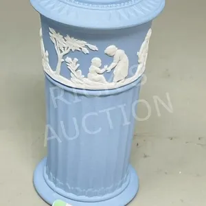 blue Wedgwood vase - 4.5"