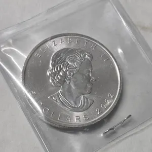 2022 Canada maple leaf