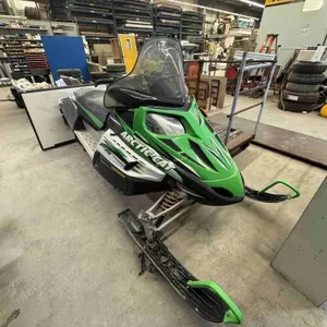 2009 Arctic Cat Snowmobile LXR