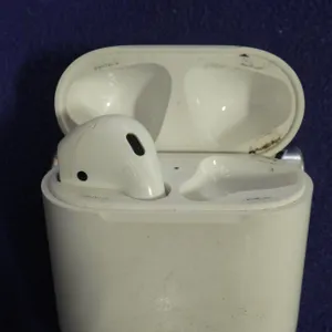 Apple AirPods A1602 ***Right Earbud Missing***