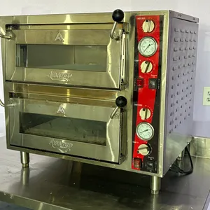 Avantco 177DPO18DD Countertop Double Deck Pizza Oven, 240V