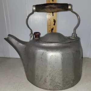 Griswold Cast Aluminum Colonial Design Kettle 10''X11''X8''