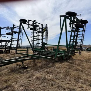 John Deere 1050 35' field cultivator