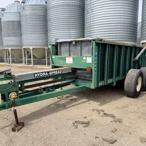 Hagedorn 2000 Hydra-Spread tandem axle manure spreader