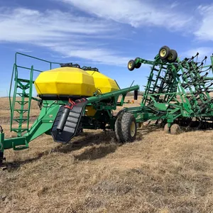 John Deere 1820/1900 41’ hoe drill