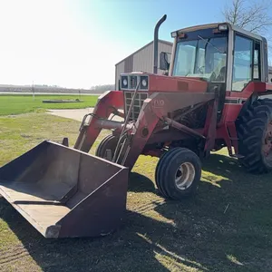 1981 International 986 with Westendorf WL-42 Loader