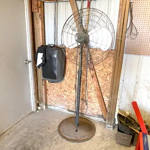 24" Pedestal Fan