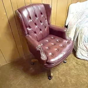 Executive Desk Chair