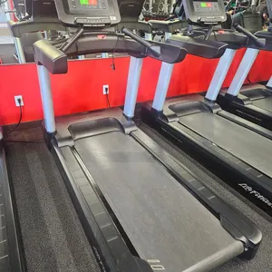 Life Fitness Integrity C Treadmill with Flex Deck Absorption System, SN: HHT108248