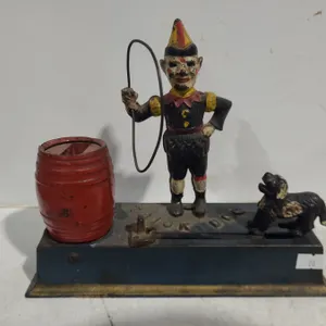 Vintage Coin Bank: "Trick Dog" 8.5 W, 7 T 