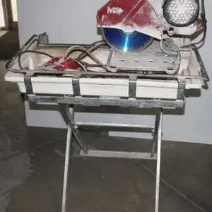 MK HEAVY DUTY WET TILE SAW WITH STAND