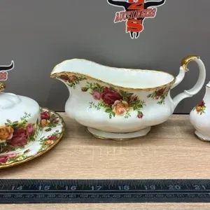 Royal Albert Old Country Roses Covered Butter,