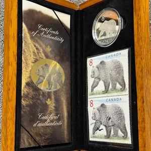 2004 Cdn $8 Great Grizzly Silver Coin/Stamp .999 Silv