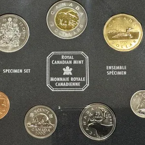 2000 Cdn Specimen Coin Set in Green Binder