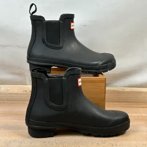 Hunter: Women's Original Chelsea Boot, Black, Size 6- Used