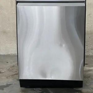 Samsung: 42 dBA Top Control Smart Dishwasher with AutoRelease, StormWash Plus and Smart Dry, Model: DW80B7070US- SALVAGE/LEAKS