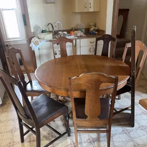 OAK TABLE-6 CHAIRS-2 LEAVES