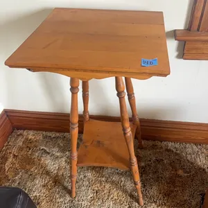 SM SQUARE TABLE