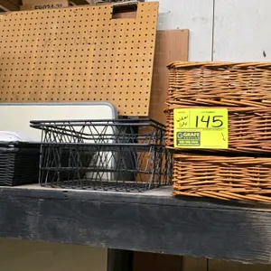Quantity of assorted wicker baskets