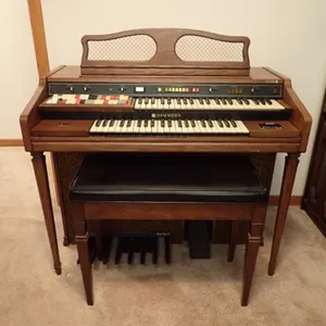 Hammond  Romance Electronic Organ