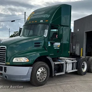 2016 Mack CXU613 semi truck