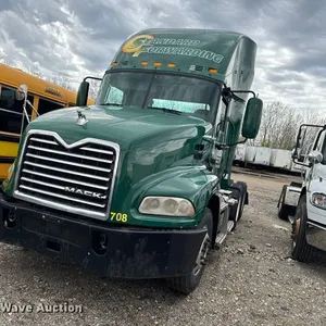 2016 Mack CXU613 semi truck