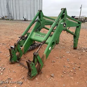 John Deere 740 loader