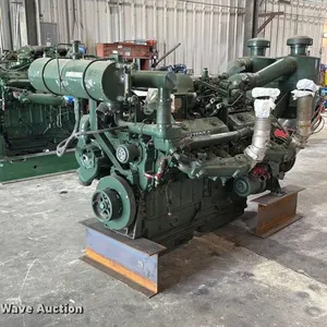 Detroit Diesel 16V71 engine
