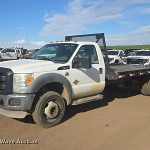 2011 Ford F550 Super Duty flatbed truck