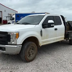 2017 Ford F250 Super Duty XL Ext. Cab flatbed pickup truck