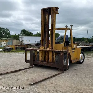 Caterpillar V225 forklift