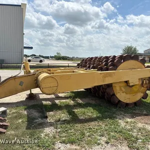 Hyster C410A padfoot roller