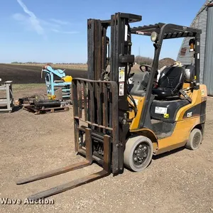 Caterpillar C5000 forklift