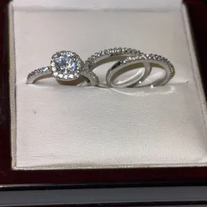 Ladies 1.1 Carat Brilliant Cut Solitaire multi stone wedding set size 7