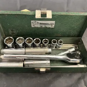 Socket Set w/Ratchet SAE