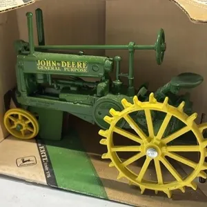 Vintage 1934 John Deere Diecast 1/16 tractor