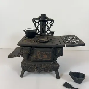 VTG Child’s Cast Iron Stove
