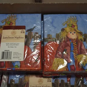 autumn-themed luncheon napkins