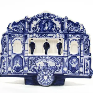 DELFT PORCELAIN MUSIC DISPLAY.