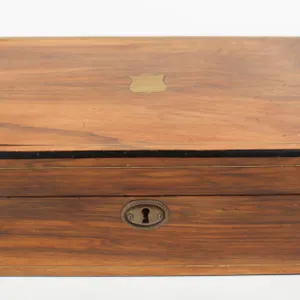 VICTORIAN ROSEWOOD AND BRASS-STRUNG LAP DESK.