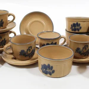PFLATZGRAFF RAMEKINS AND TEACUPS WITH BLUE FLORAL DESIGN.