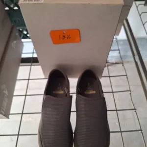 Men's Grey sz 9 Shoes