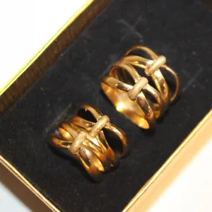 2 - SIZE 6 GOLD TONE RINGS