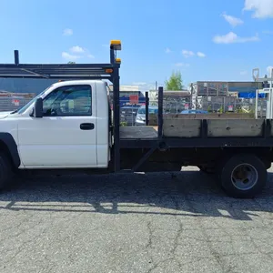 2006 GMC SIERRA, 2DR FLAT DECK, WHITE, VIN 1GDJC34296E125076,
