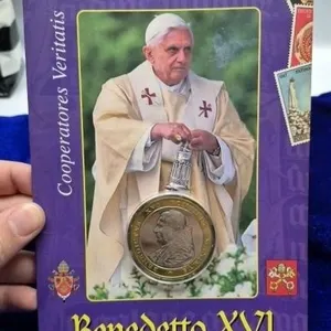Pope Benedetto XVI Medallion