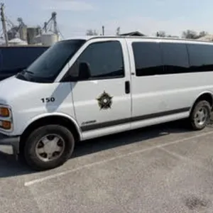 1999 Chevrolet C1500 Cargo Van